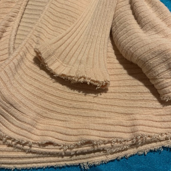 Lover Rib Split Back Pullover - Picture 4 of 6